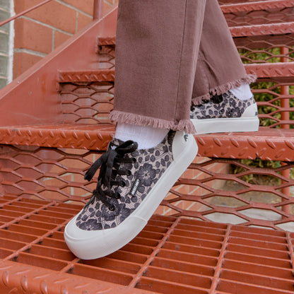 Rocket Dog Jazzin Plus Black Dahlia Sneaker