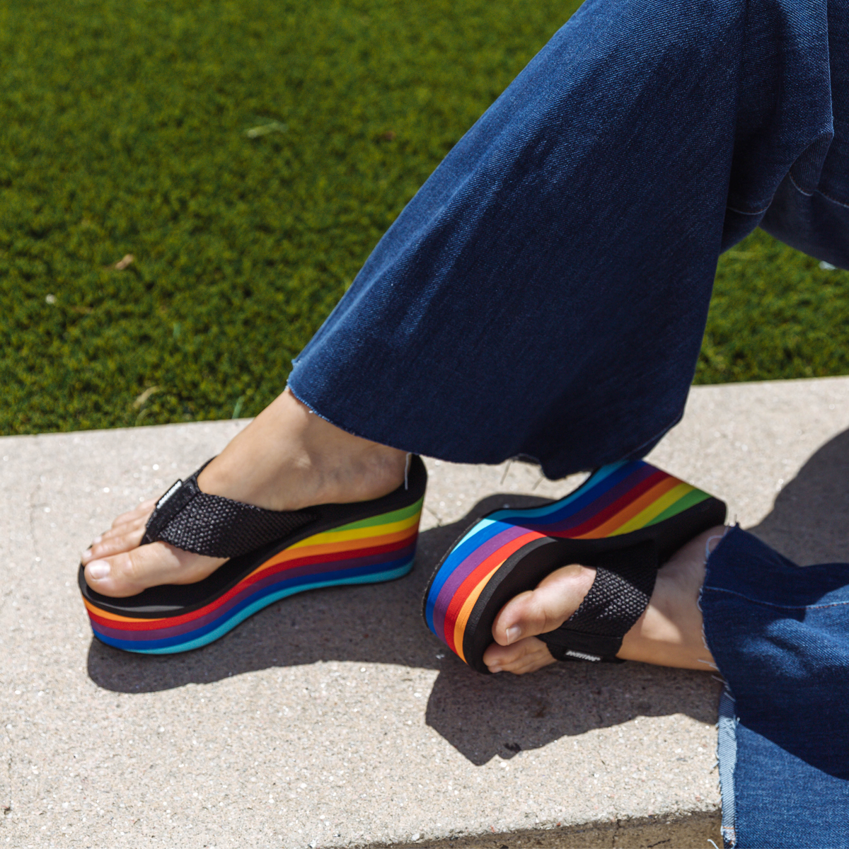 Rocket Dog Crush Rainbow Black Platform Flip Flop  Rocket Dog