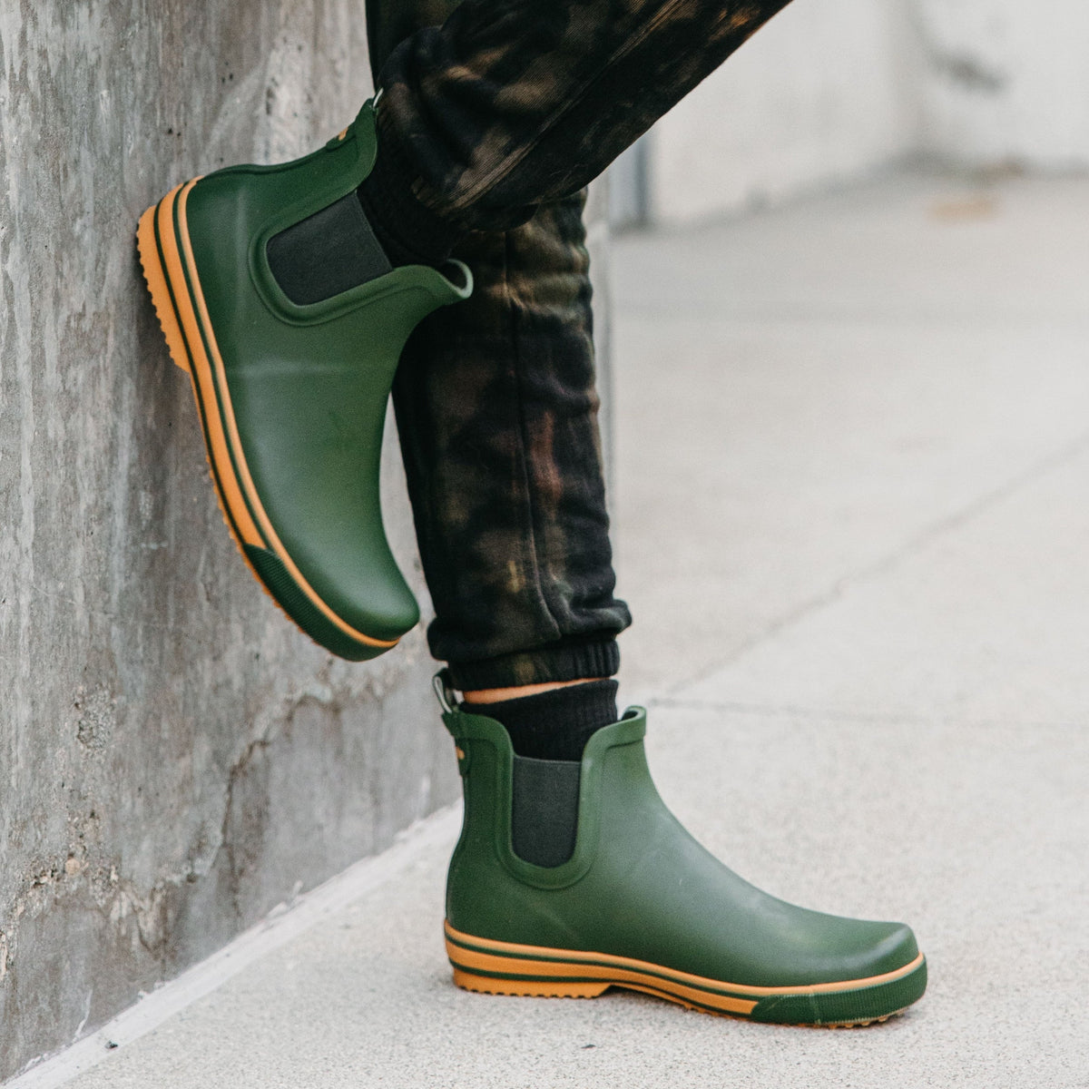 Rocket Dog Rainbow Green Rain Bootie